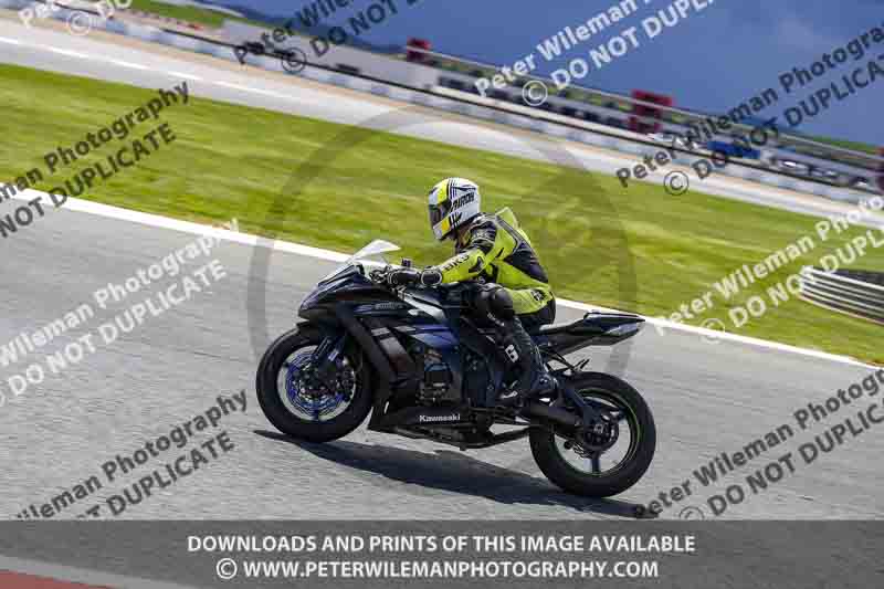 cadwell no limits trackday;cadwell park;cadwell park photographs;cadwell trackday photographs;enduro digital images;event digital images;eventdigitalimages;navarra;no limits trackdays;peter wileman photography;racing digital images;trackday digital images;trackday photos